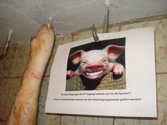 Hinweis auf die Taeter.JPG